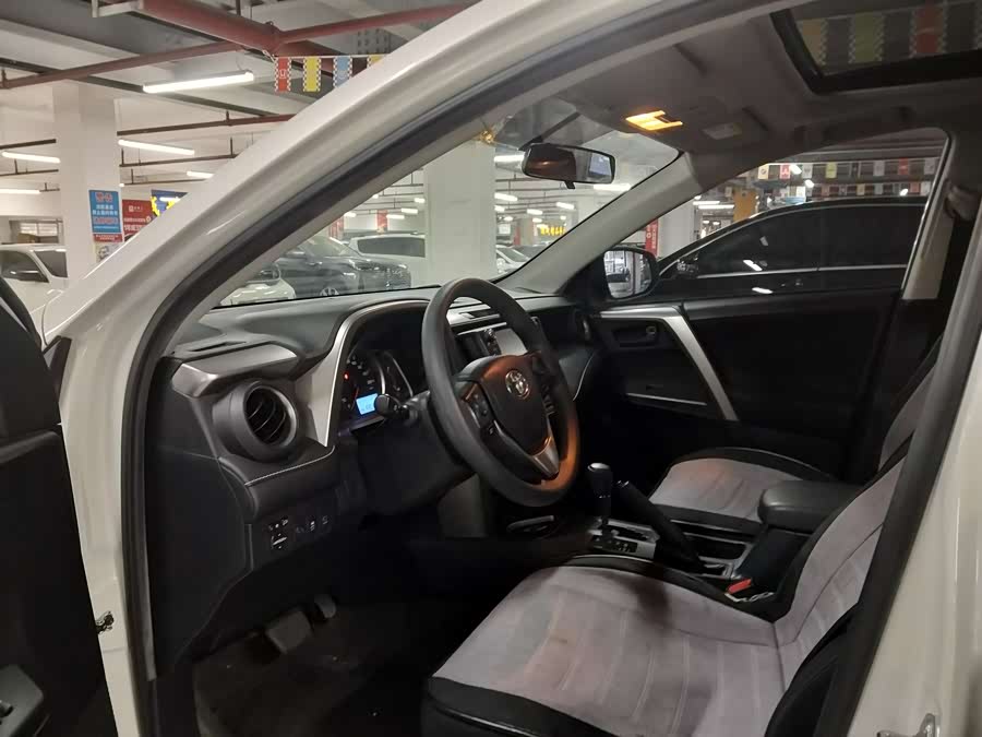 Toyota RAV4 2017 #8 Toyota RAV4 2017 car image #8