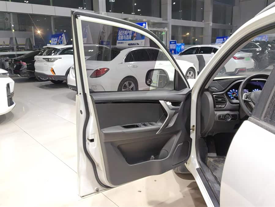 Chery Tiggo 3 2017 immagine di auto #8