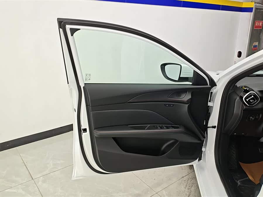MG 5 2025 car image #8