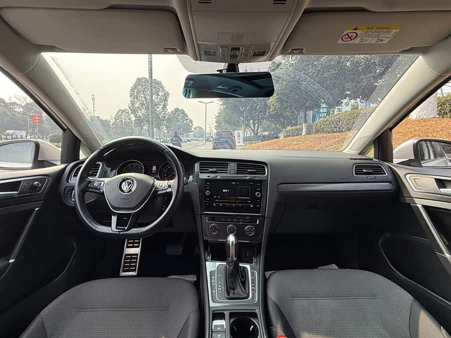 Volkswagen Golf (Imported) 2019 car image #8