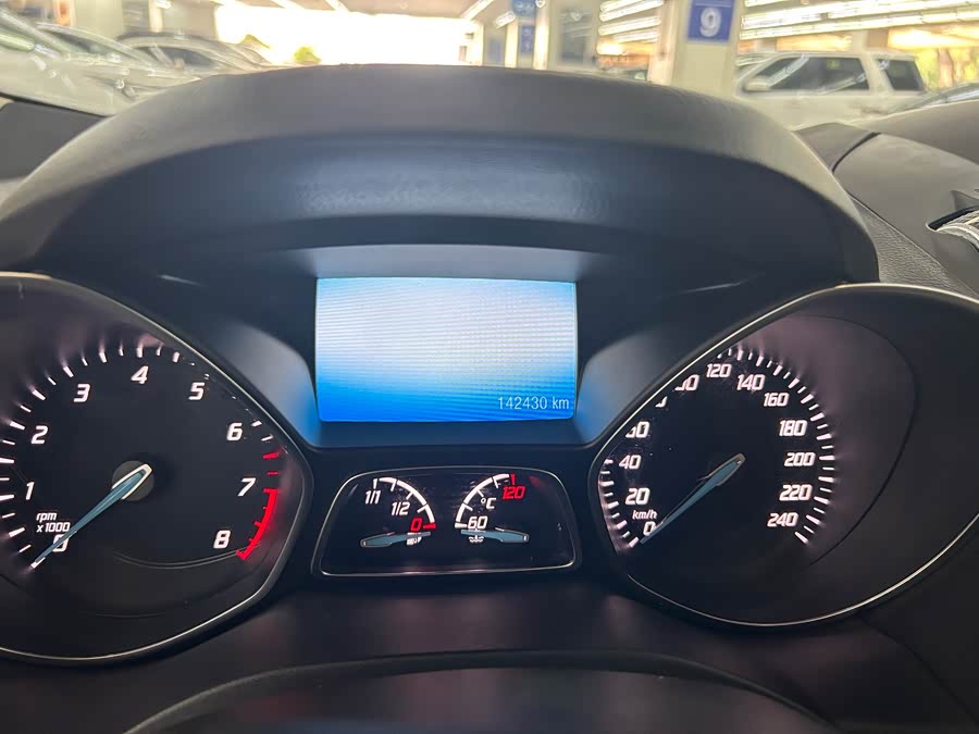 Ford Kuga 2014 صورة سيارة #8