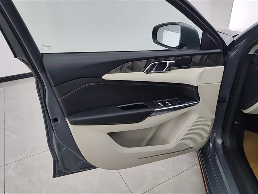 Lynk & Co 02 2019 car image #8