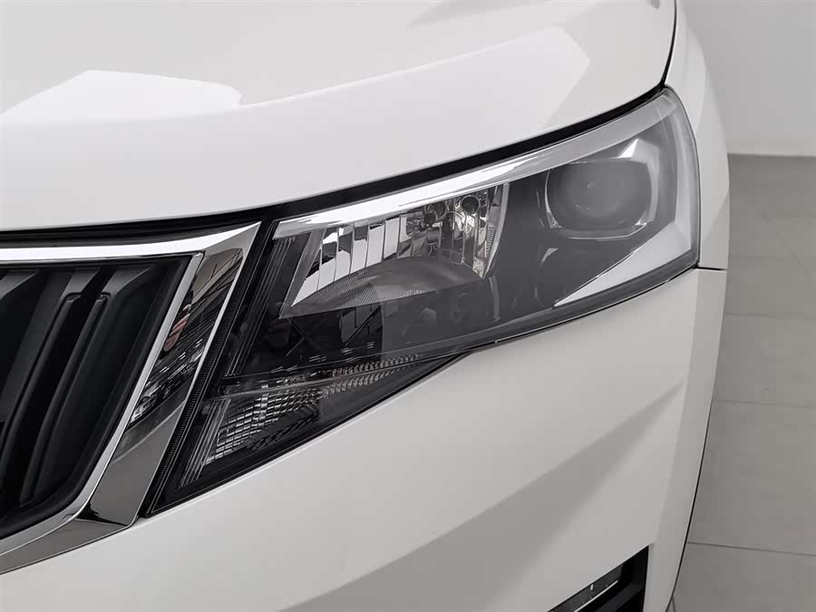 Skoda Kamiq 2020 изображение автомобиля #8