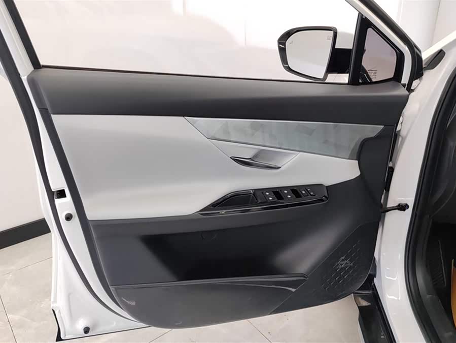 Changan UNI-T 2023 car image #8