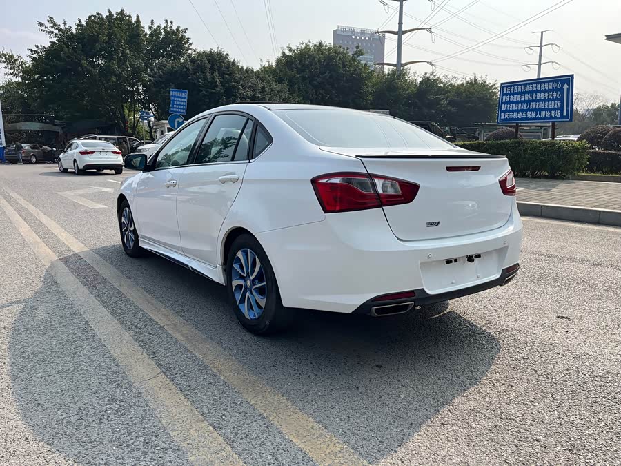 Soueast V5 Lingzhi 2015 car image #8