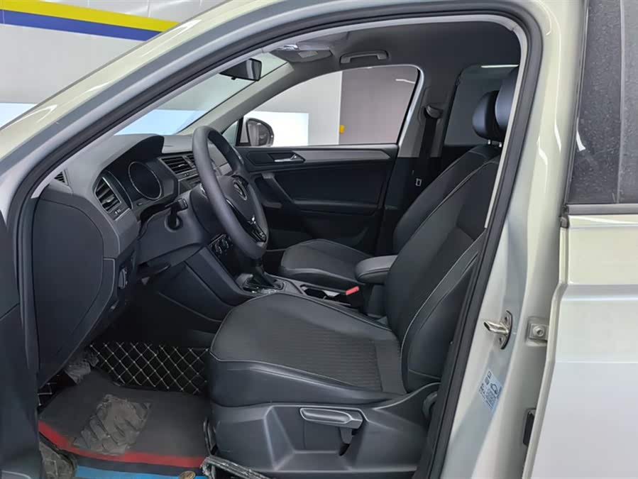 Volkswagen Tiguan L 2020 car image #8