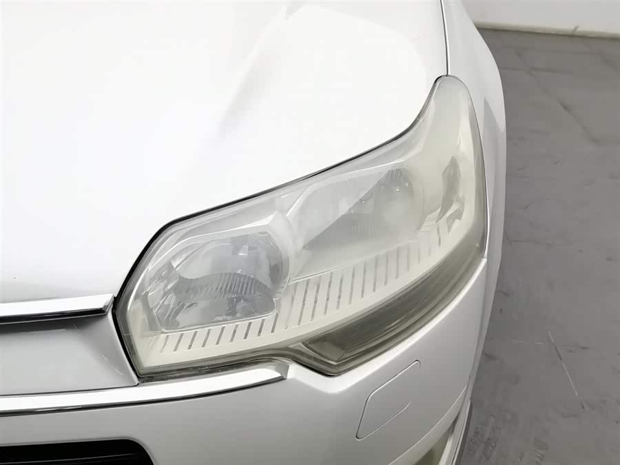 Citroen C5 2012 car image #8