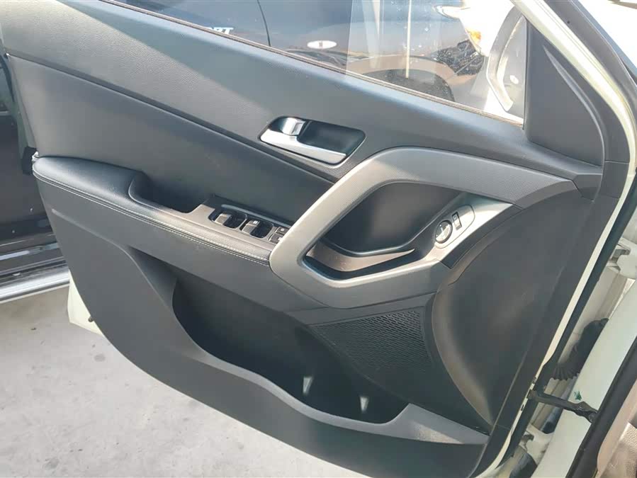 Hyundai ix25 2018 car image #8