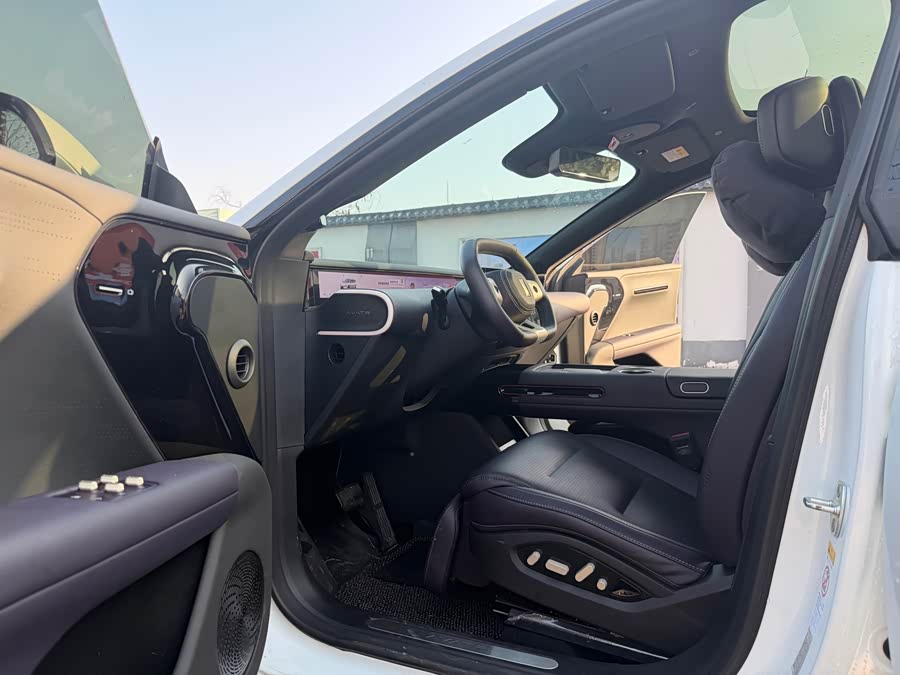 Avatr 07 2025 car image #8