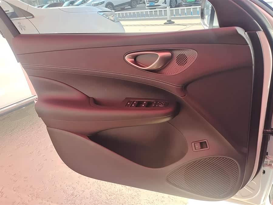 BYD Seal 05 DM-i 2025 car image #8