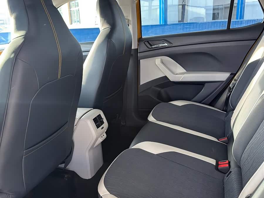 Volkswagen T-Cross 2020 car image #8