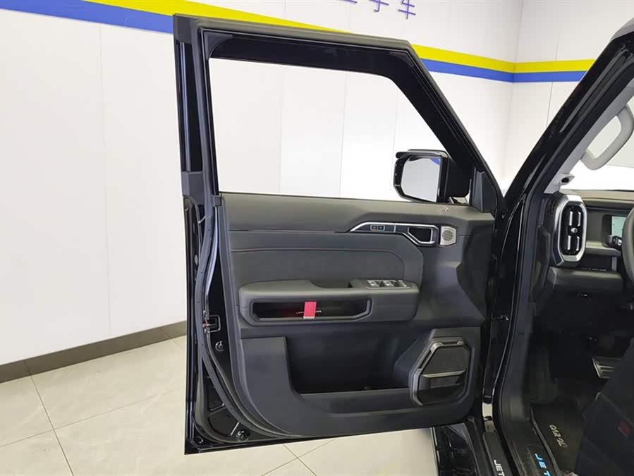 Jetour Traveller 2023 car image #8