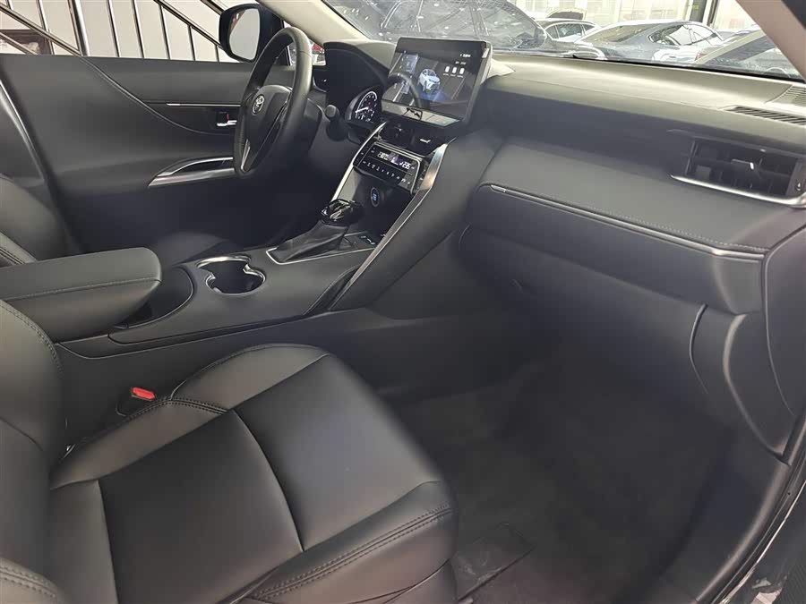 Toyota Harrier 2023 car image #8