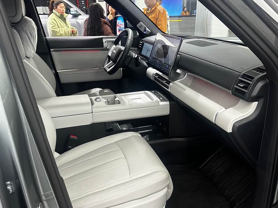 FangChengBao Tiger 7 2026 car image #8