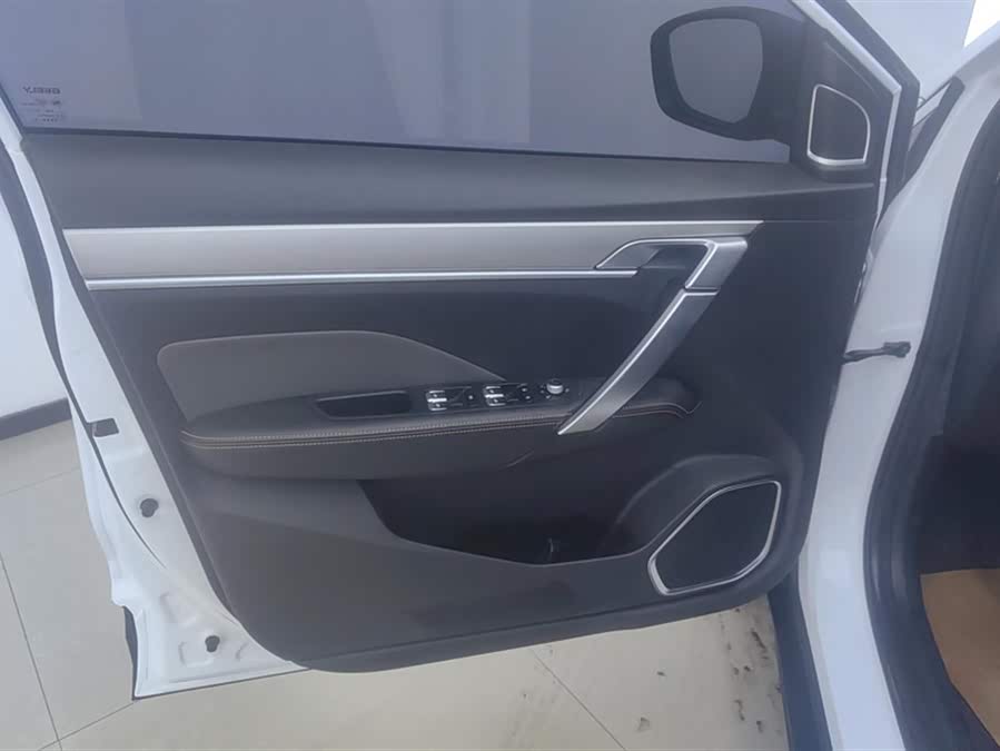 GEELY Coolray 2023 car image #8