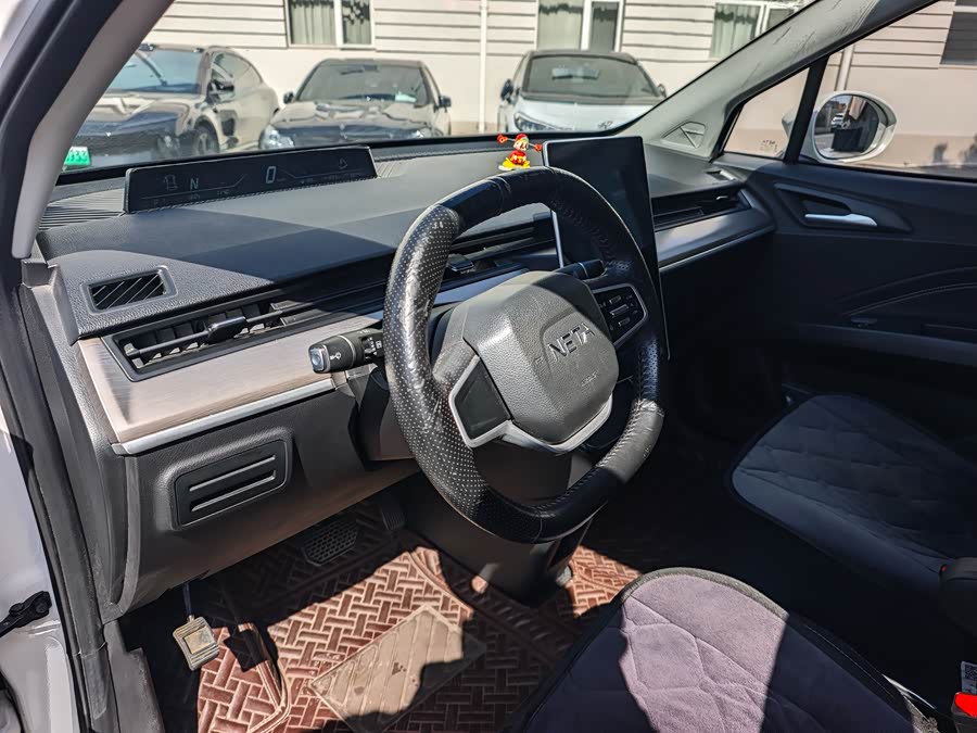 哪吒汽车 哪吒V 2020 汽车图片 #8