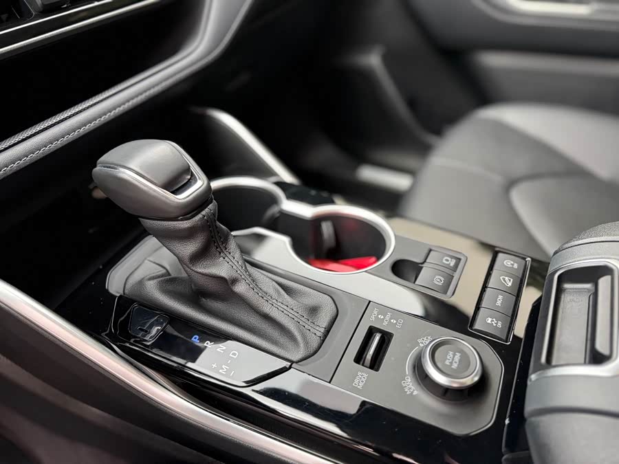 Toyota Highlander 2023 car image #8