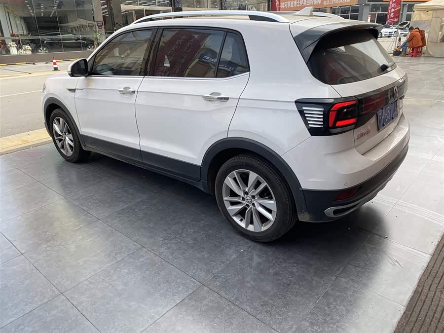 Volkswagen T-Cross 2019 car image #8