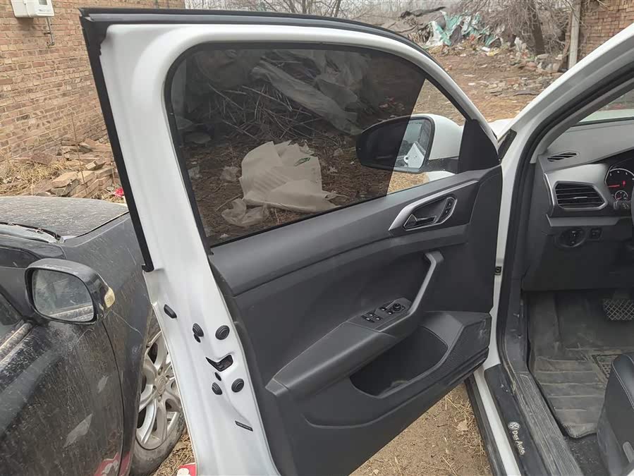 Volkswagen T-Cross 2020 car image #8