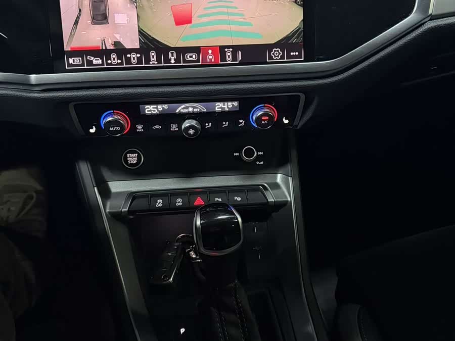 Audi Q3 2023 car image #8