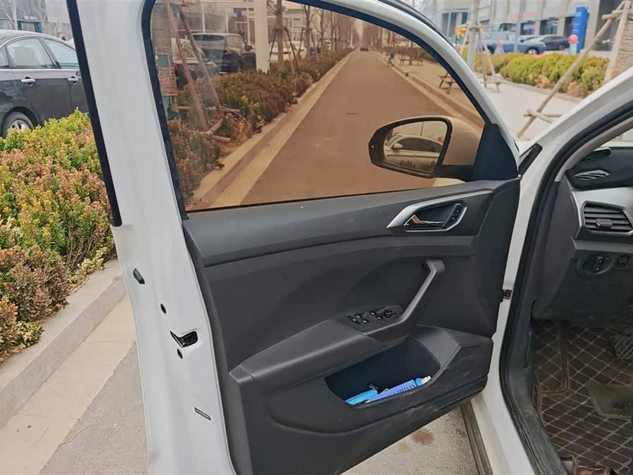 Volkswagen T-Cross 2021 car image #8