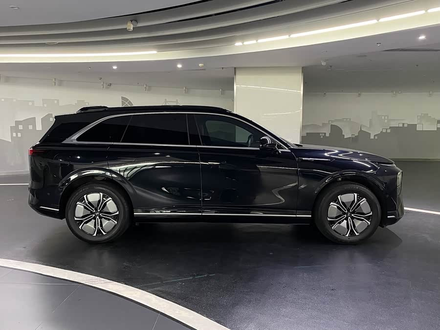 Xpeng G9 2024 car image #8