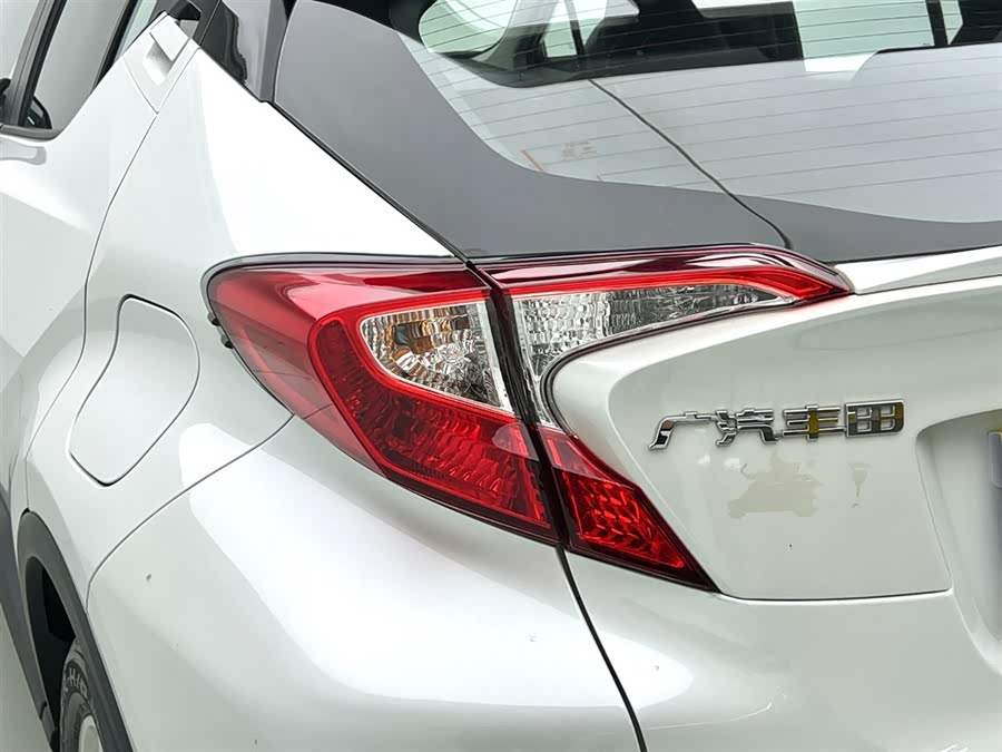 Toyota C-HR 2023 immagine di auto #8