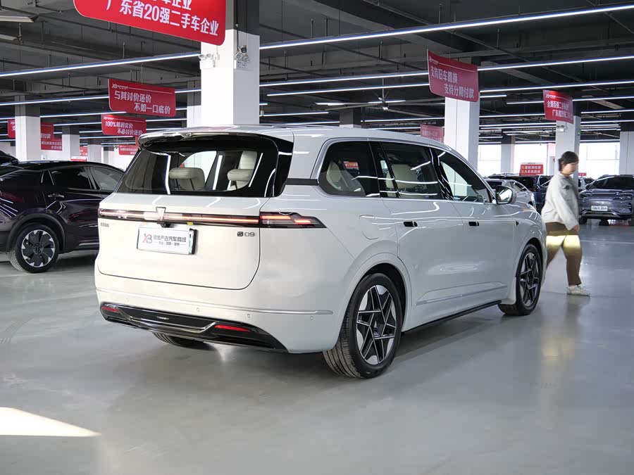 Deepal S09 2025 imagen de coche #8