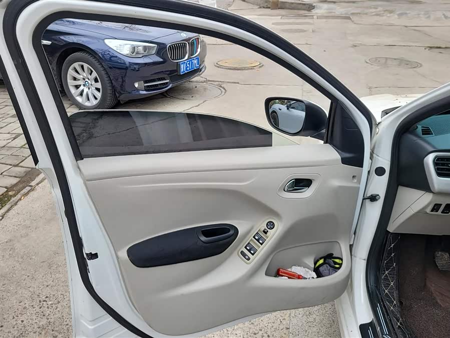 Citroen C-Elysée 2015 imagem de carro #8