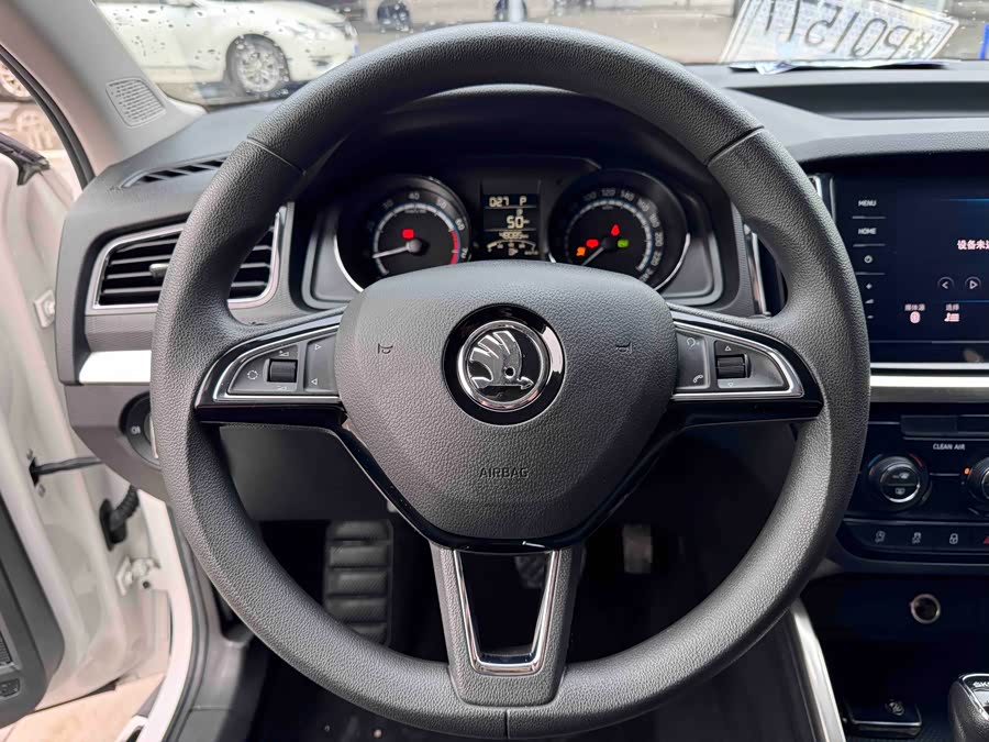 Skoda Kamiq 2022 изображение автомобиля #8