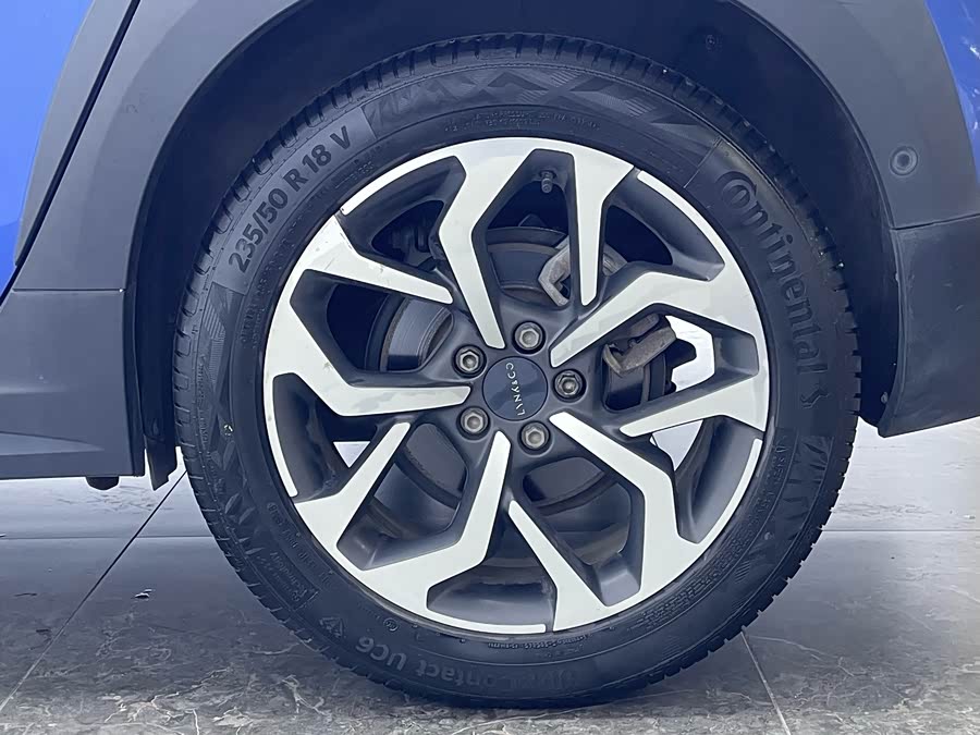 Lynk & Co 02 2018 #8 Lynk & Co 02 2018 car image #8