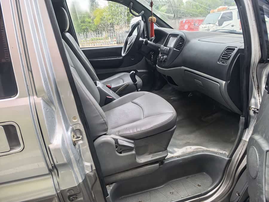 Forthing Lingzhi 2013 car image #8