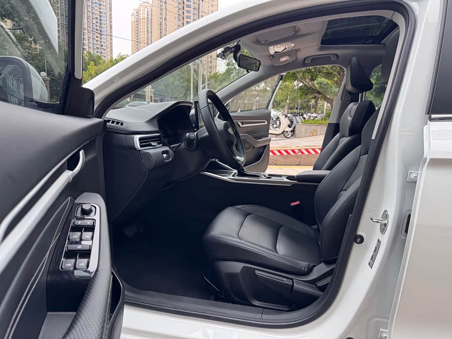 GEELY Emgrand 2024 #8 GEELY Emgrand 2024 car image #8