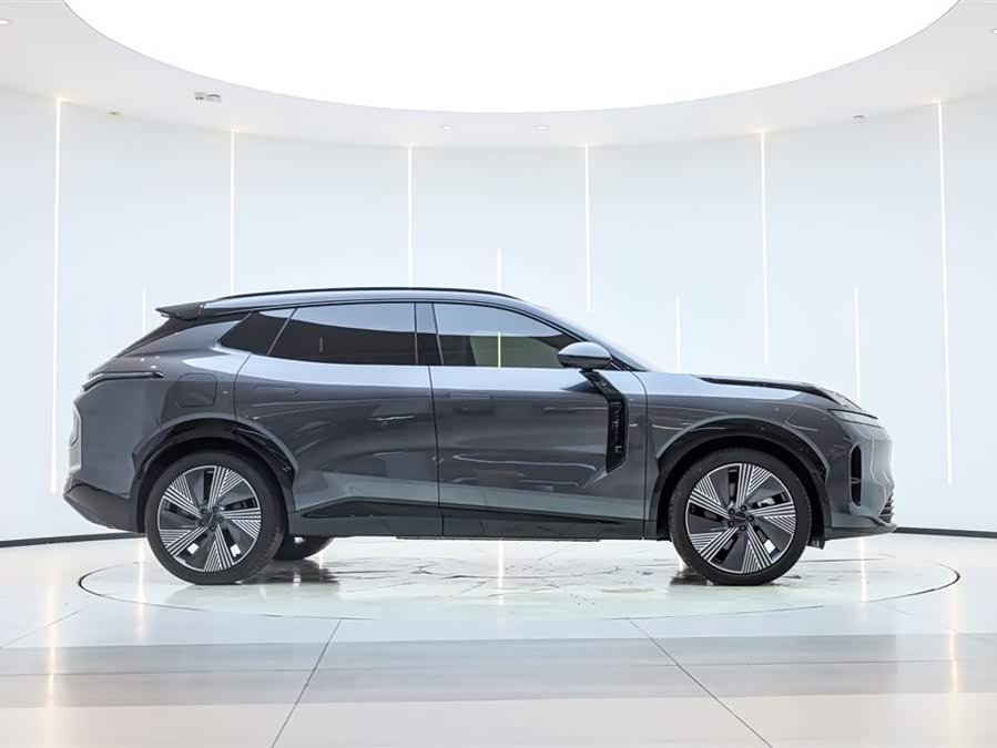 Lynk & Co 08 EM-P 2025 car image #8