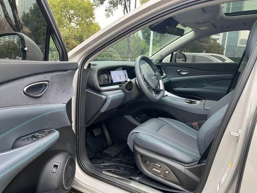 BYD Sea Lion 07 DM-i 2025 image de voiture #8