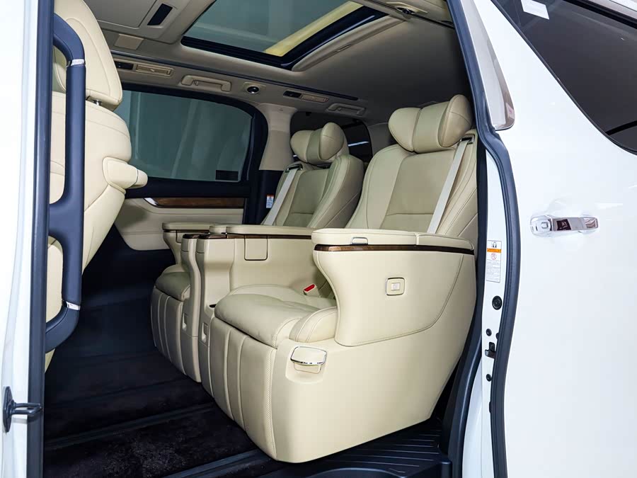 Toyota Alphard 2018 car image #8