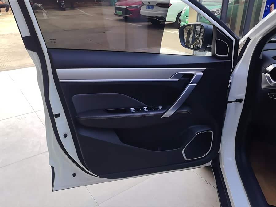 GEELY Coolray 2024 car image #8