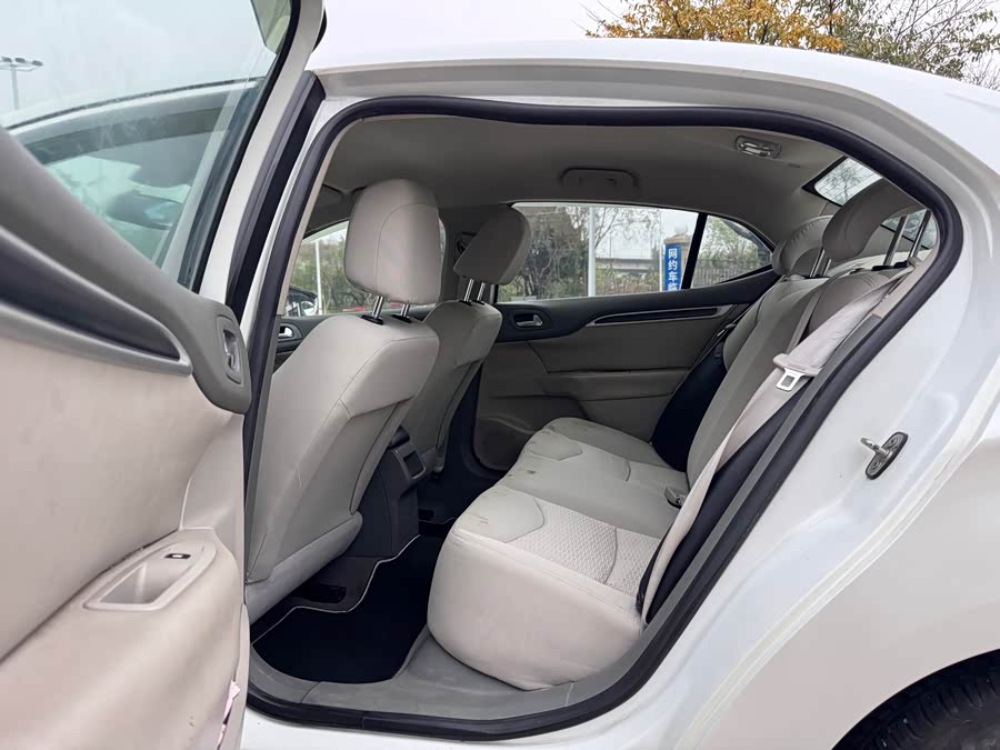 Citroen C4L 2015 imagen de coche #8