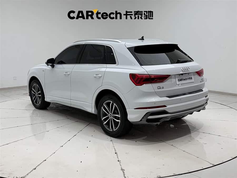 Audi Q3 2022 car image #8