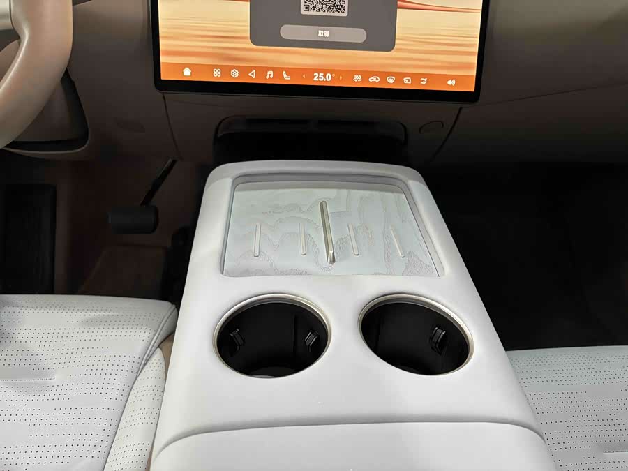 Avatr 07 2024 car image #8