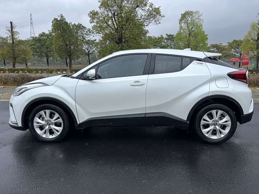 Toyota Izoa 2021 car image #8