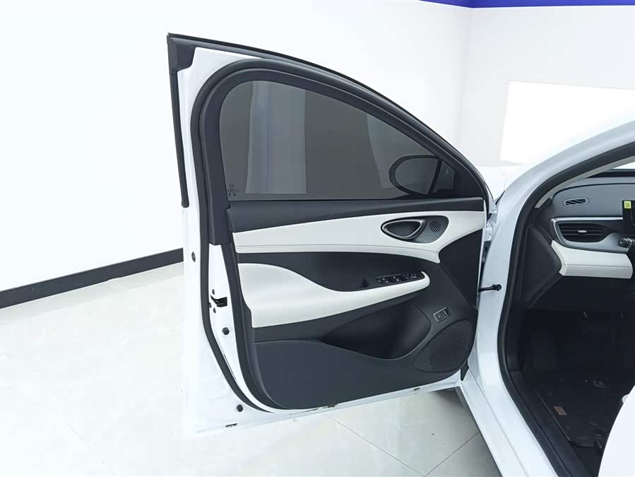 BYD Seal 05 DM-i 2025 immagine di auto #8