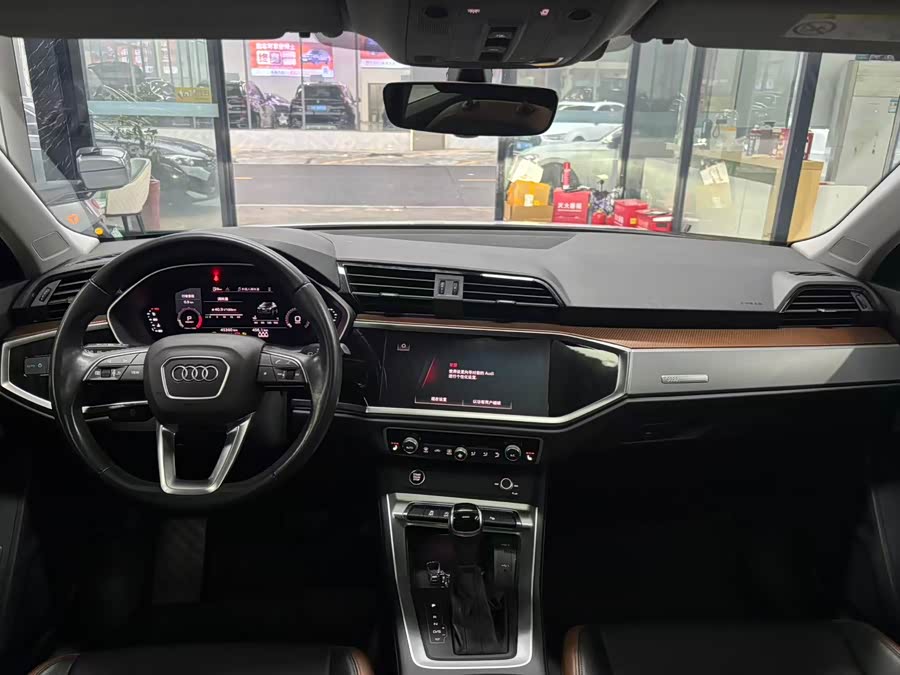 Audi Q3 2021 car image #8