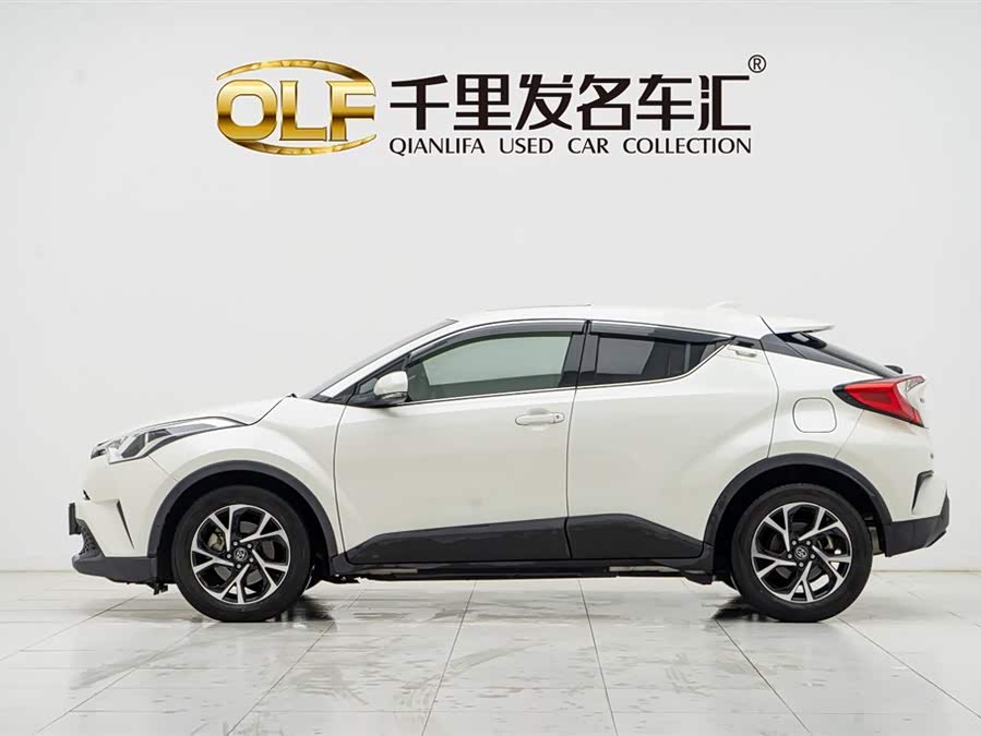 Toyota C-HR 2021 car image #8