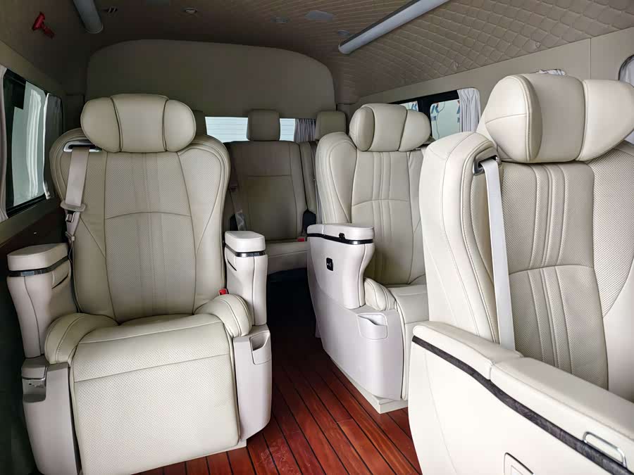 Toyota 2021 immagine di auto #8
