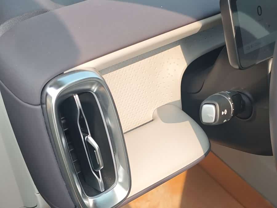 零跑汽车 零跑B10 2025 汽车图片 #8