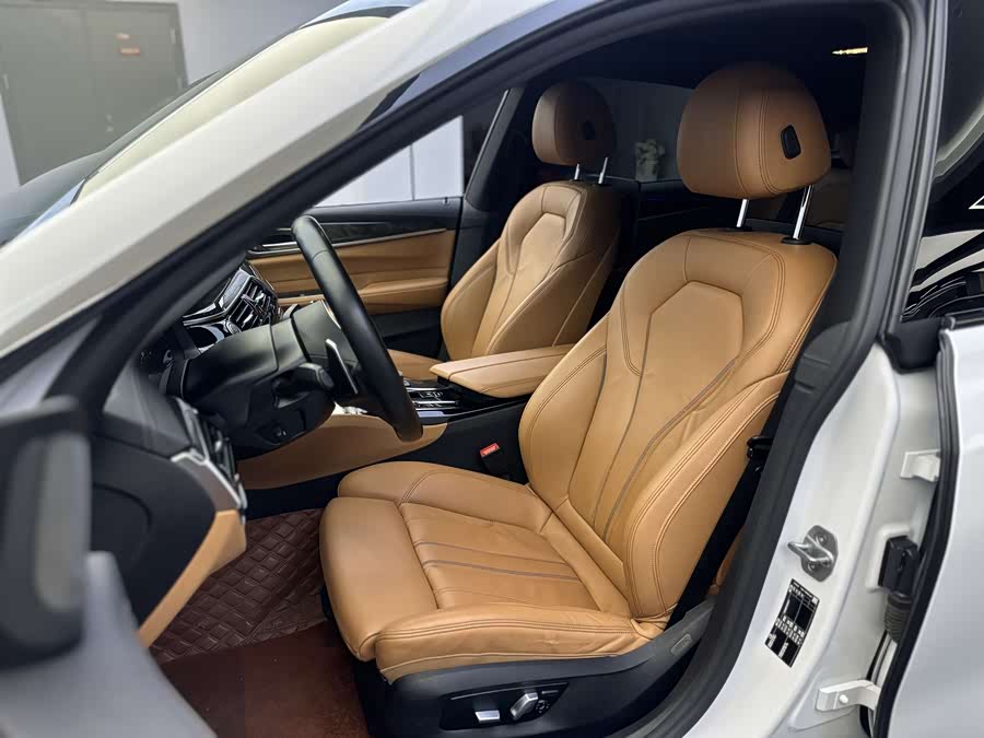 BMW 6 Series GT 2022 immagine di auto #8