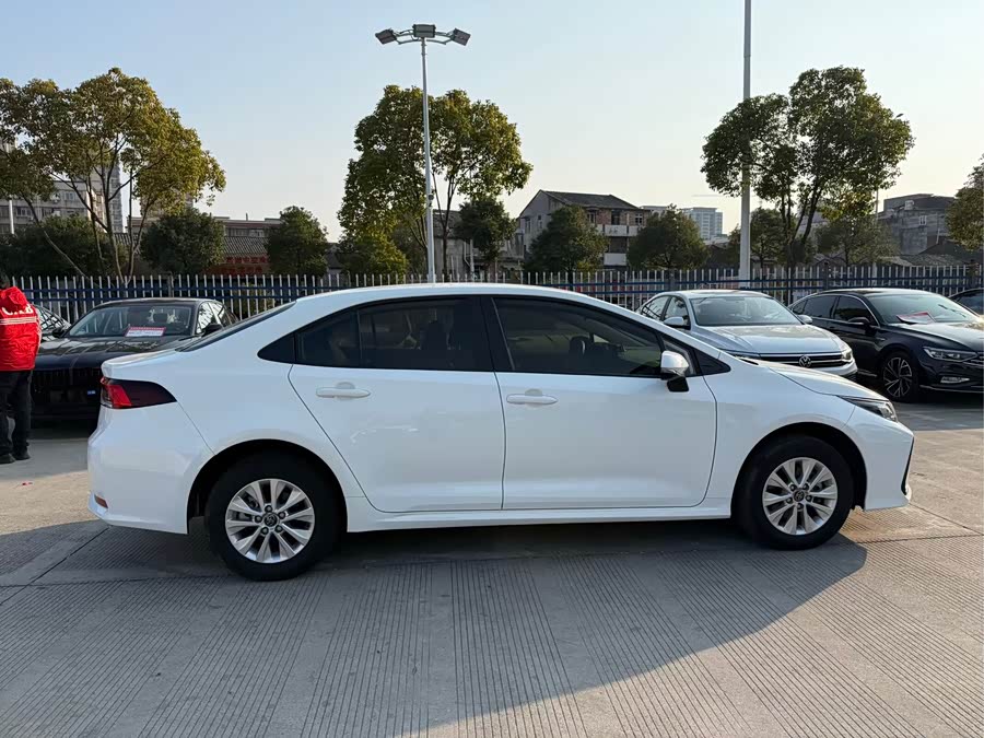 Toyota Corolla 2023 car image #8