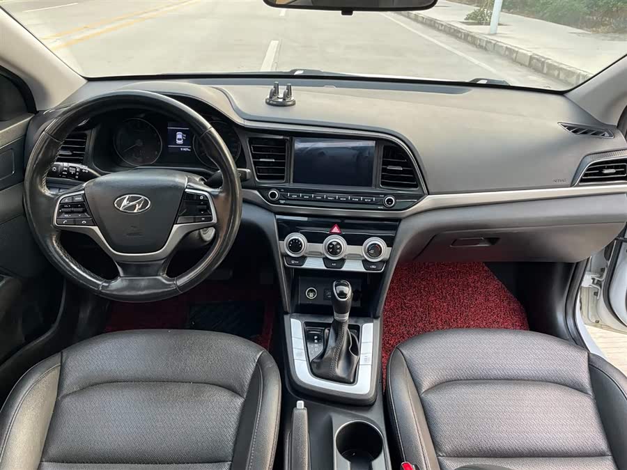Hyundai Elantra AD 2020 immagine di auto #8