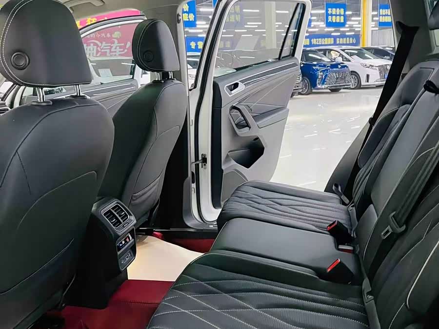 Volkswagen Tiguan L 2021 image de voiture #8